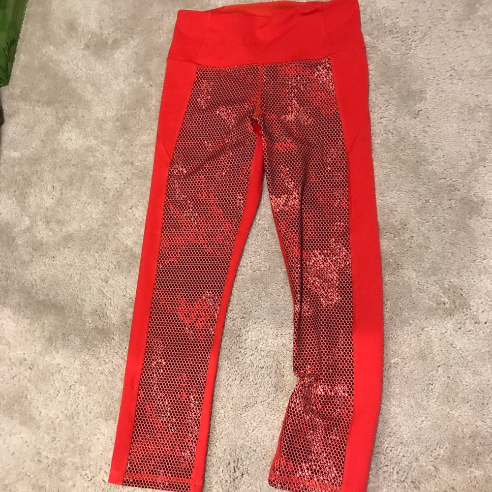 NWT under armour crop leggings